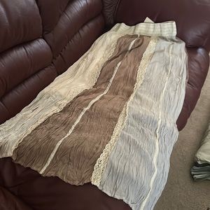 NWT Boho elastic waist skirt with lace trim